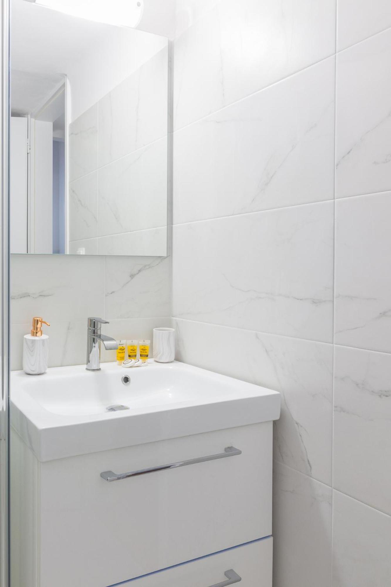 Great House W/ Private Parking Apartment Athena Bagian luar foto